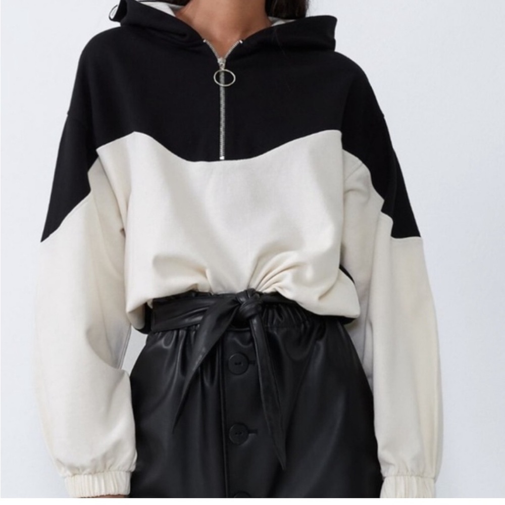 New ! Zara Black And Cream Colorblock Hoodie Firm Price No Discount